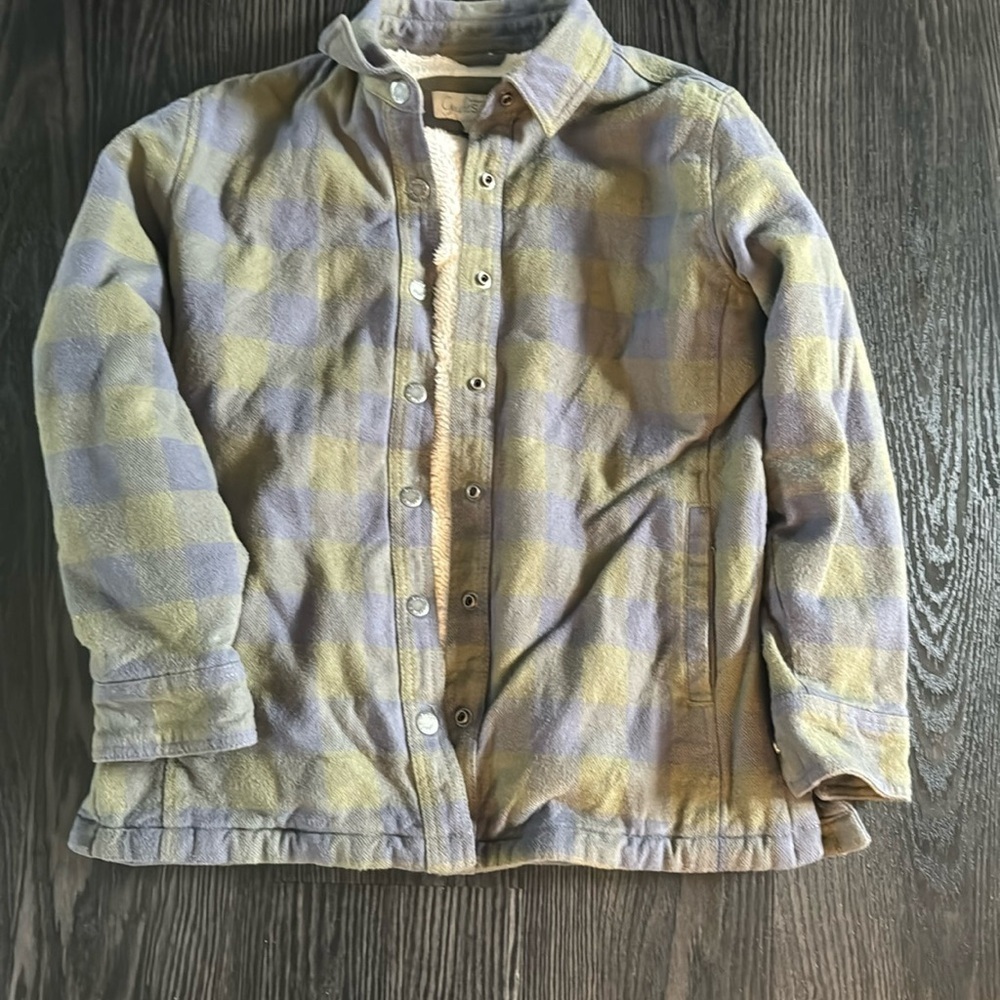 🍍GUIDE SERIES SHERPA LINED SNAP BUTTON JACKET🍍sz med🍍
Pit to pit 20”
Length 24”